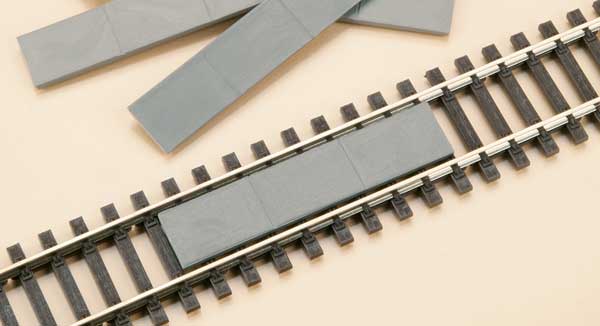 10 Track crossing concrete plates<br /><a href='images/pictures/Auhagen/48603.jpg' target='_blank'>Full size image</a>